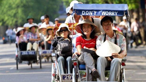 Bộ Chính trị khẳng định đưa du lịch thành ngành kinh tế mũi nhọn